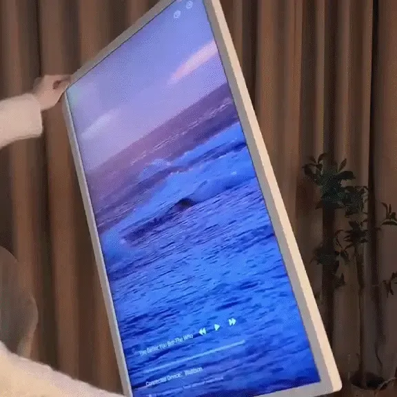 31.5 inch Smart Portable TV